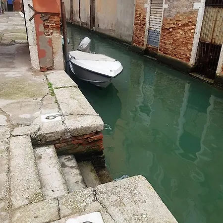 Blueyellow Home In Cannaregio Air Conditioning Wifi Venice Exterior photo